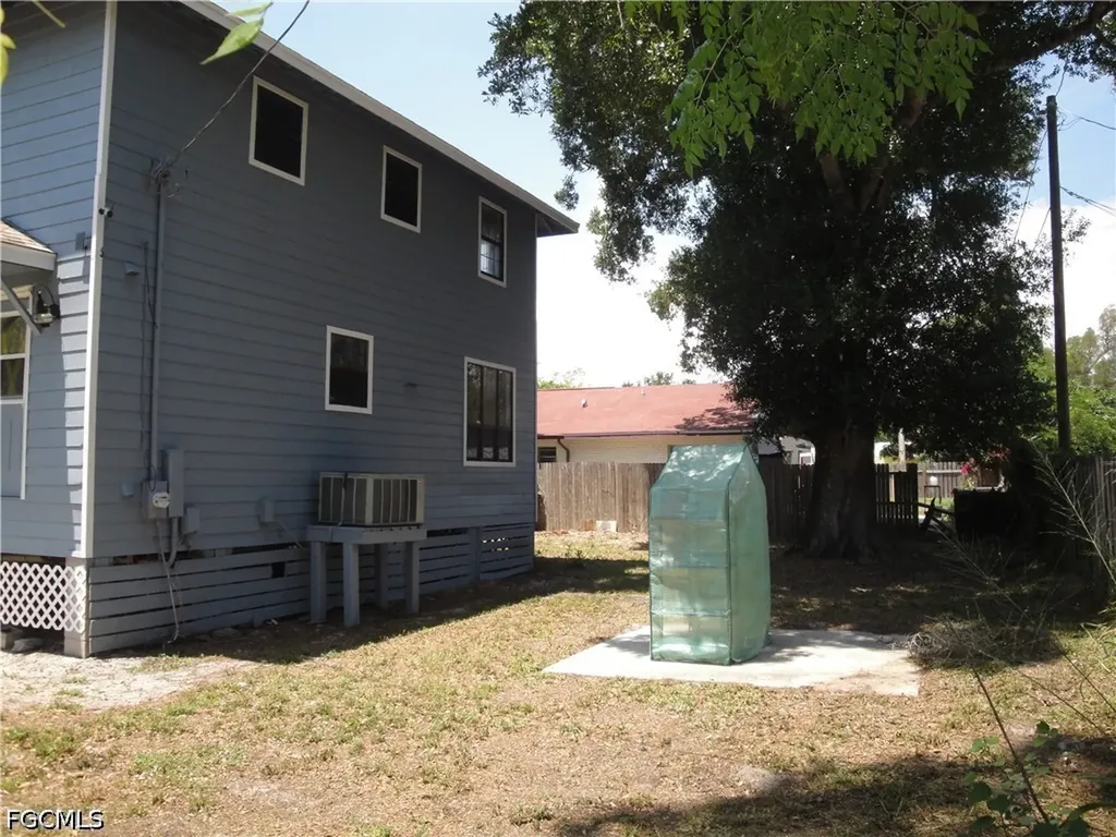 279 Hubbard Avenue North Fort Myers FL 33917