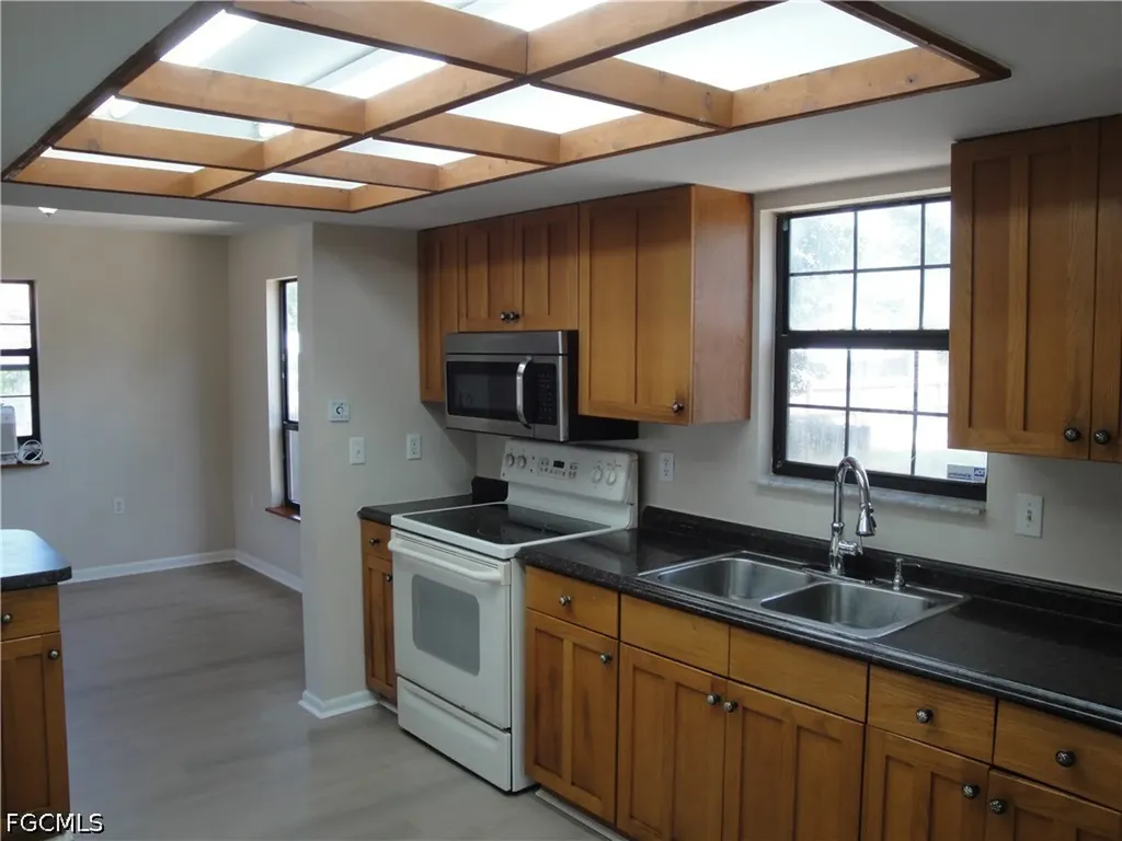 279 Hubbard Avenue North Fort Myers FL 33917