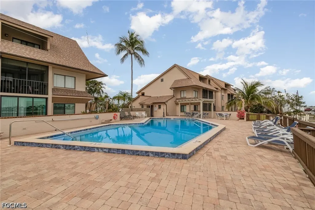 898 Buttonwood Drive Fort Myers Beach FL 33931