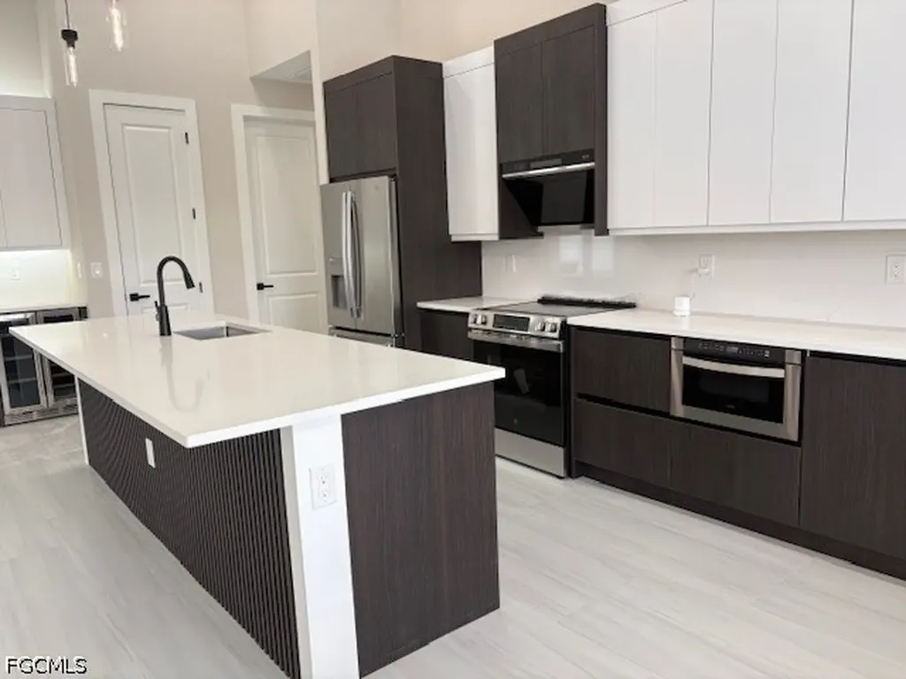 106 NE 8th Place Cape Coral FL 33993