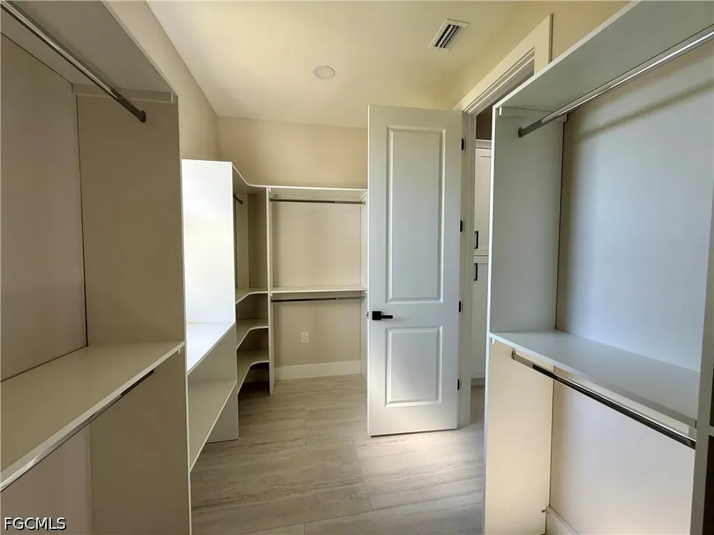 106 NE 8th Place Cape Coral FL 33993