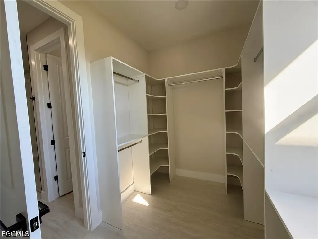 106 NE 8th Place Cape Coral FL 33993