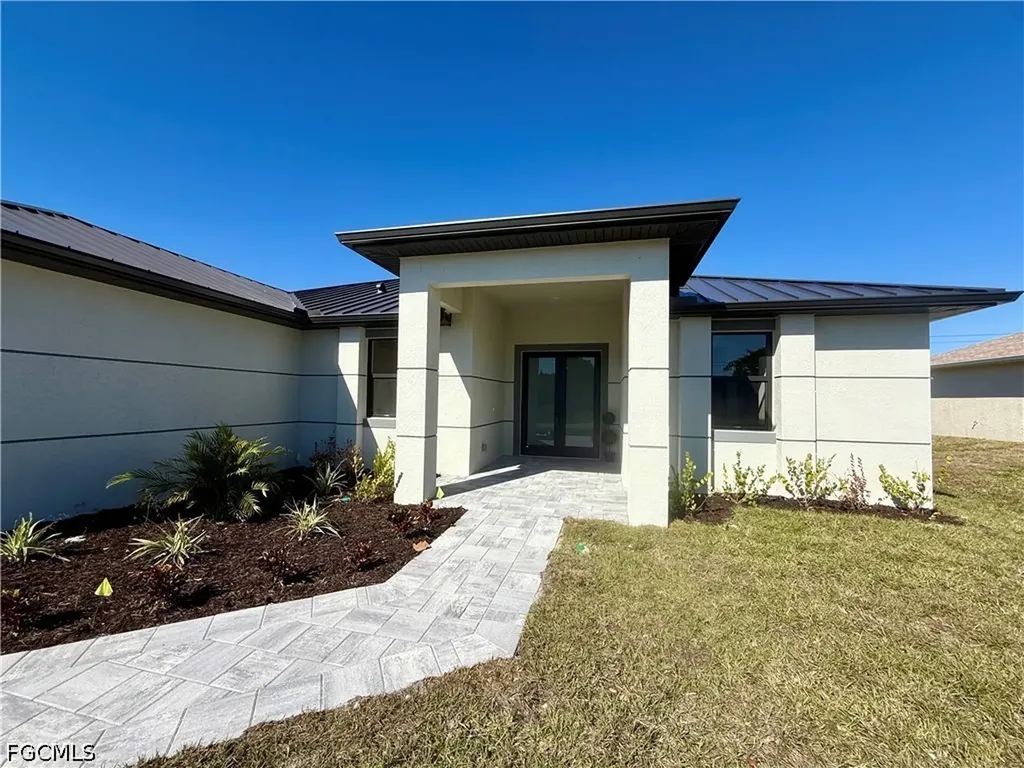106 NE 8th Place Cape Coral FL 33993