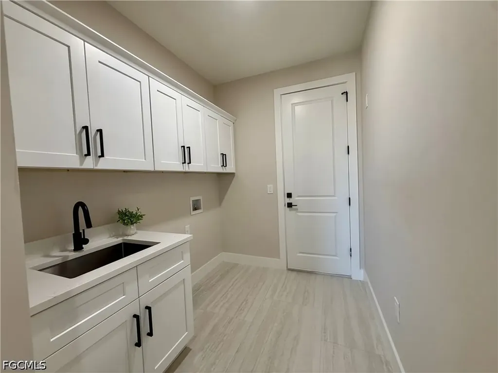 106 NE 8th Place Cape Coral FL 33993