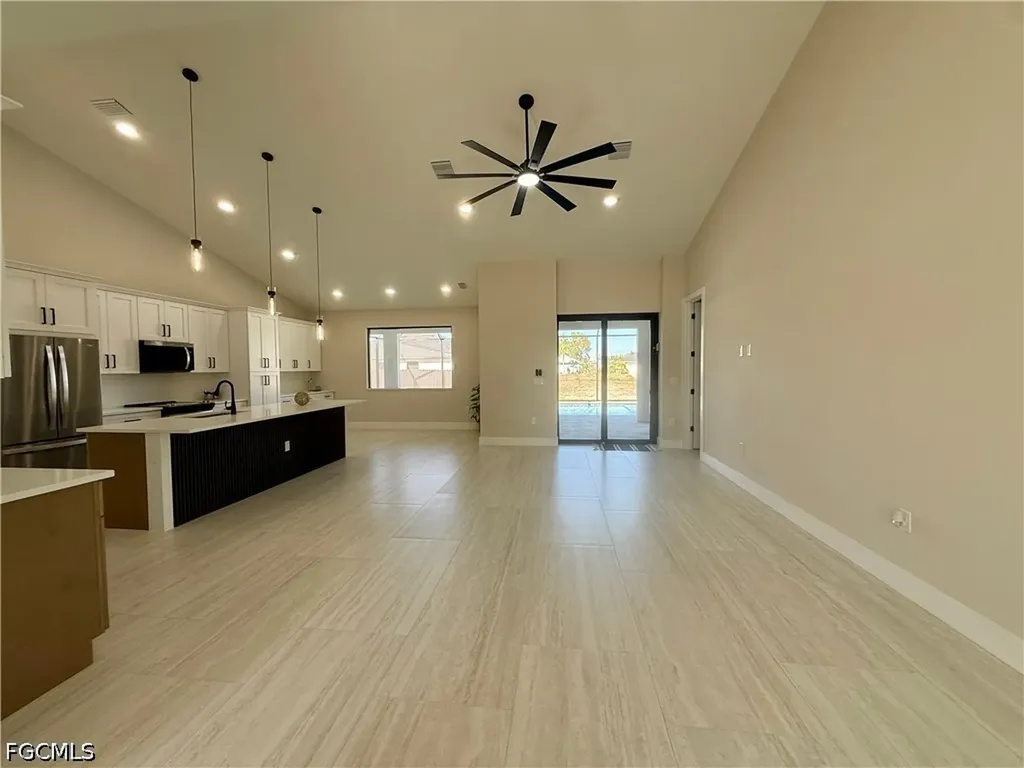 106 NE 8th Place Cape Coral FL 33993