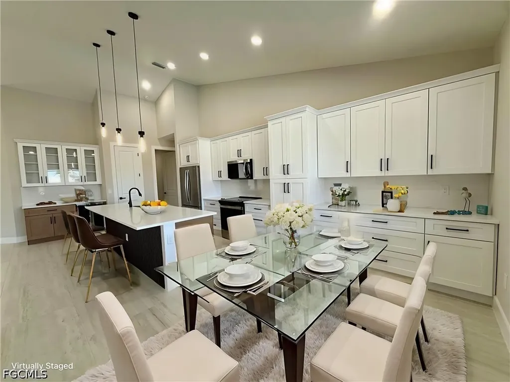106 NE 8th Place Cape Coral FL 33993