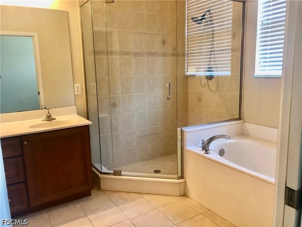 9813 Quinta Artesa Way Fort Myers FL 33908