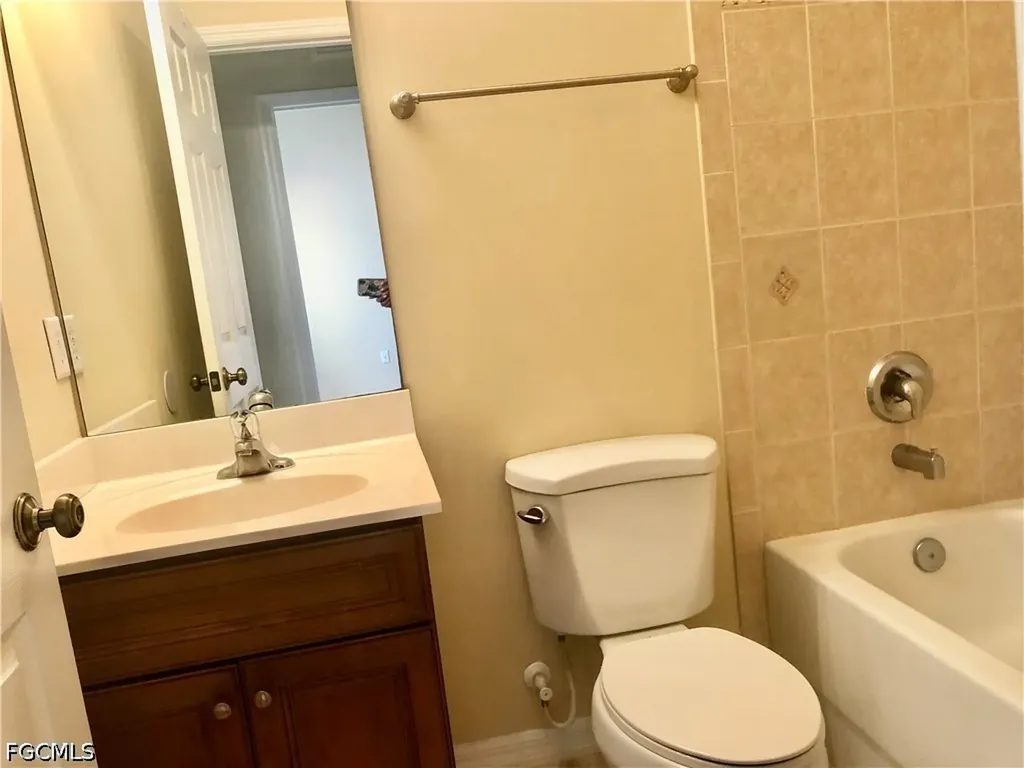 9813 Quinta Artesa Way Fort Myers FL 33908
