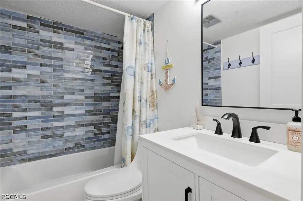 3371 N Key Drive North Fort Myers FL 33903