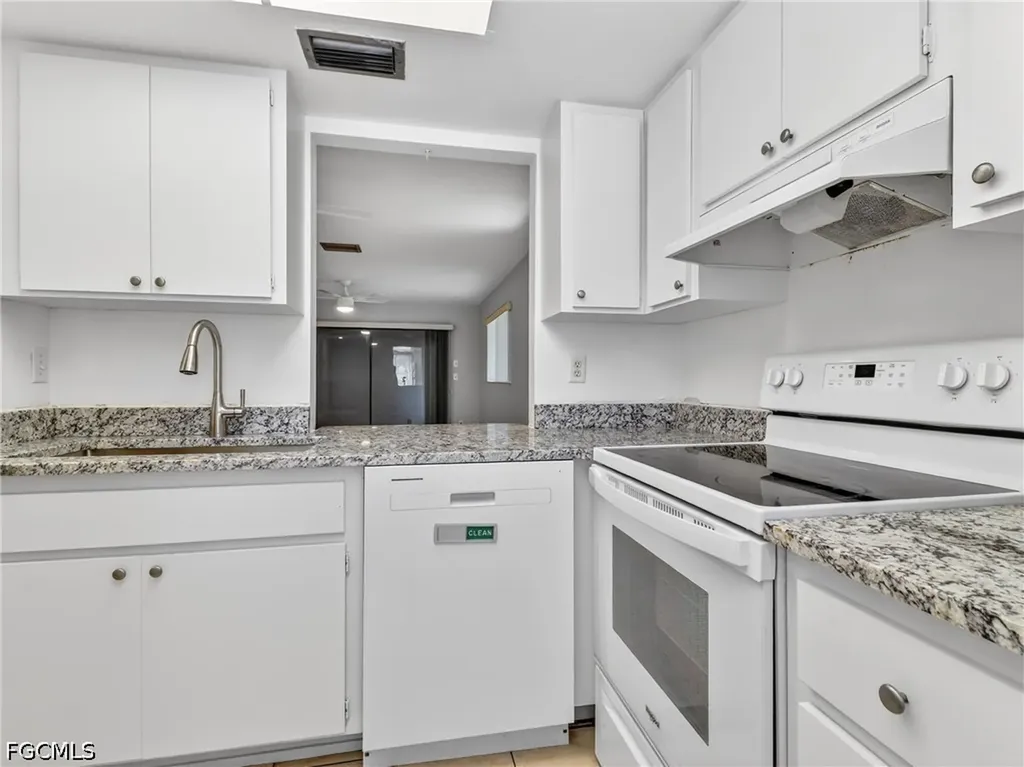 Cape Coral FL, 2141 SE 15th Place, Unit 110
