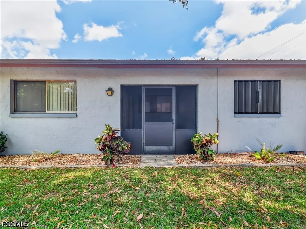 2141 SE 15th Place Cape Coral FL 33990