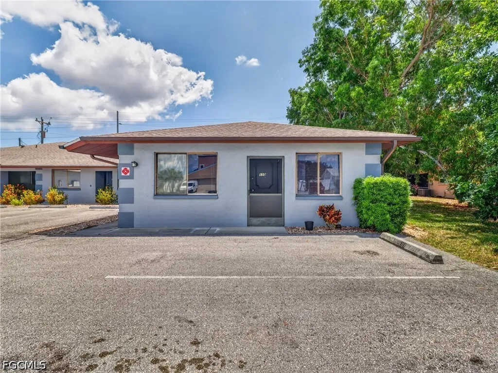 2141 SE 15th Place Cape Coral FL 33990