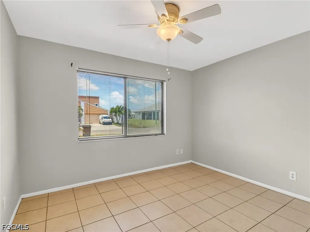 2141 SE 15th Place Cape Coral FL 33990