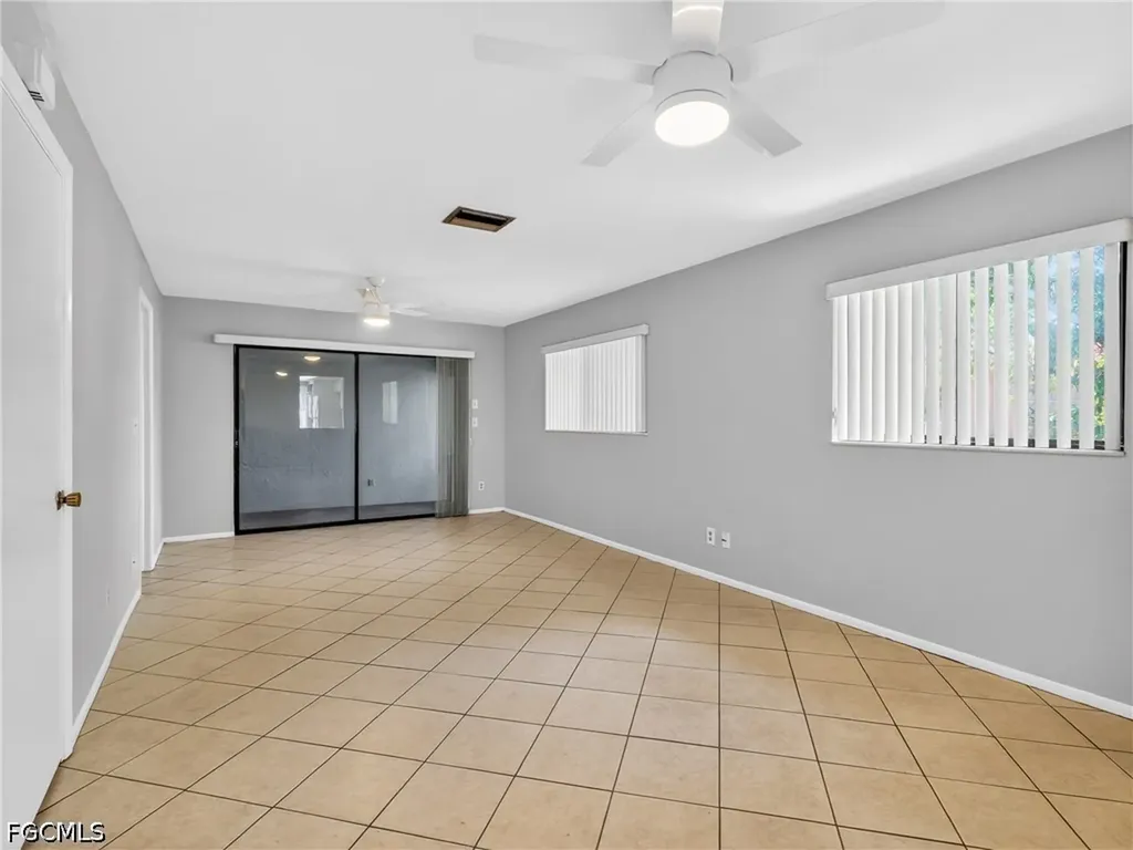 2141 SE 15th Place Cape Coral FL 33990
