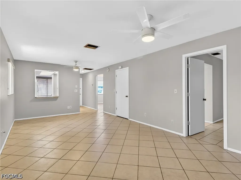 2141 SE 15th Place Cape Coral FL 33990