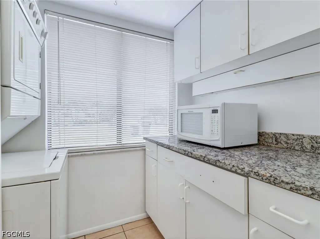 2141 SE 15th Place Cape Coral FL 33990
