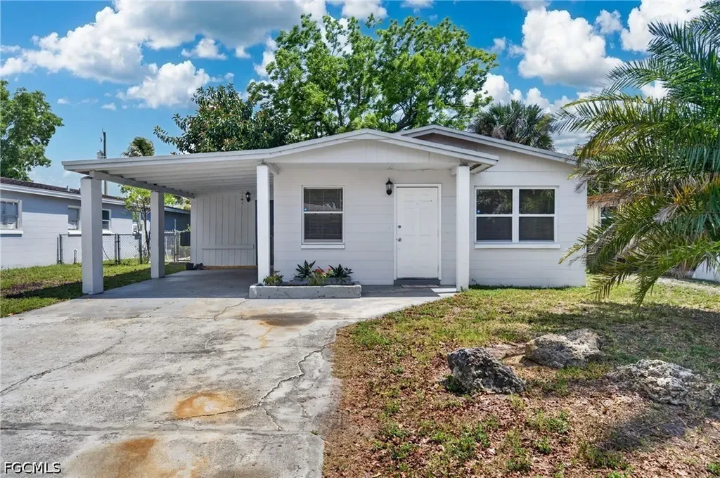 Fort Myers FL, 2992 Lafayette Street