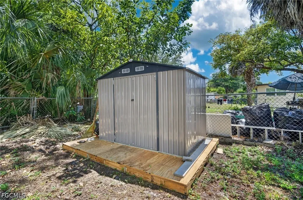 2992 Lafayette Street Fort Myers FL 33916
