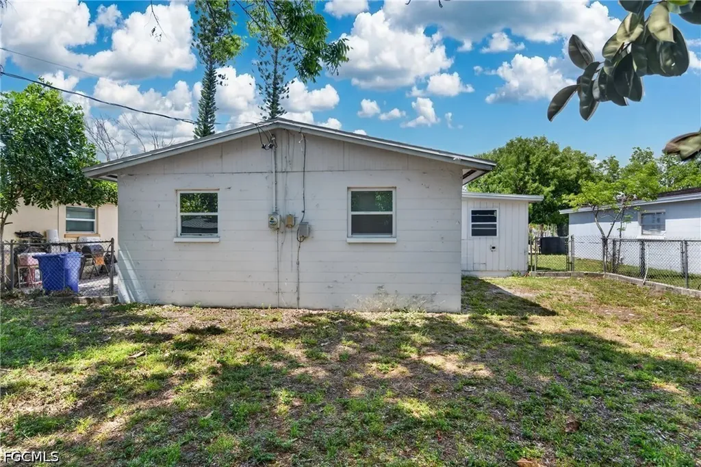 2992 Lafayette Street Fort Myers FL 33916