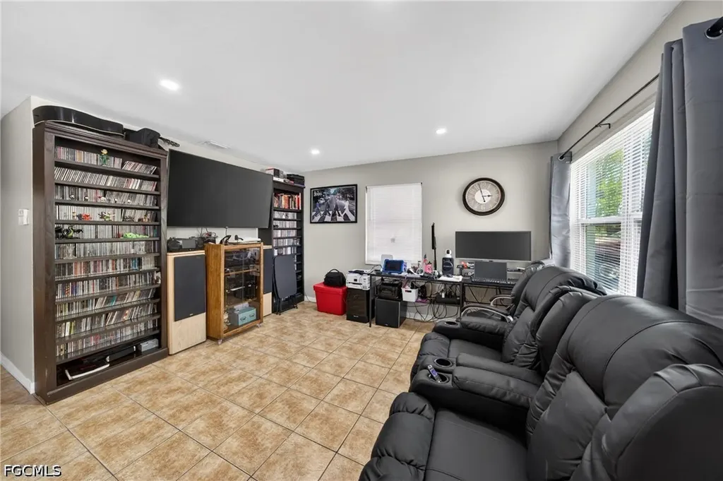 2992 Lafayette Street Fort Myers FL 33916
