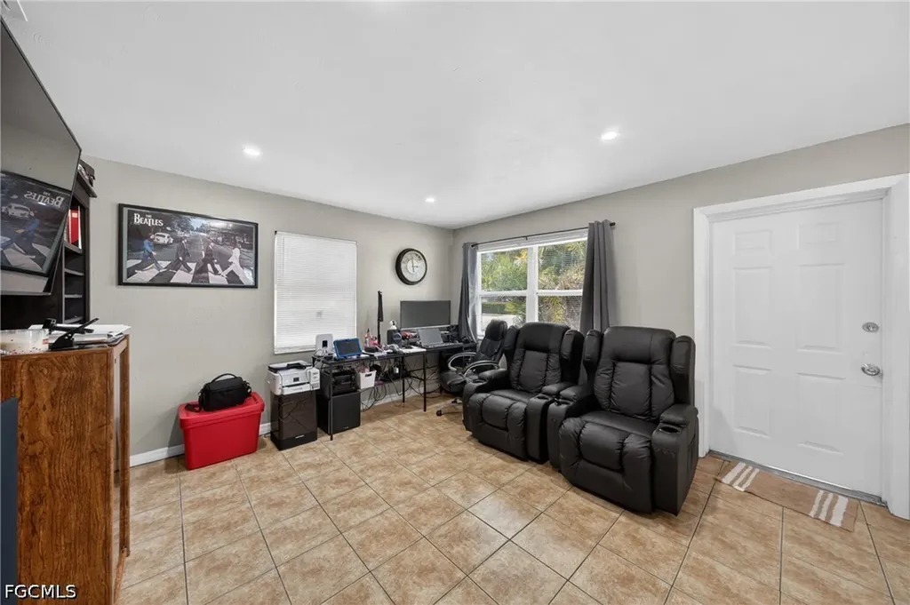 2992 Lafayette Street Fort Myers FL 33916