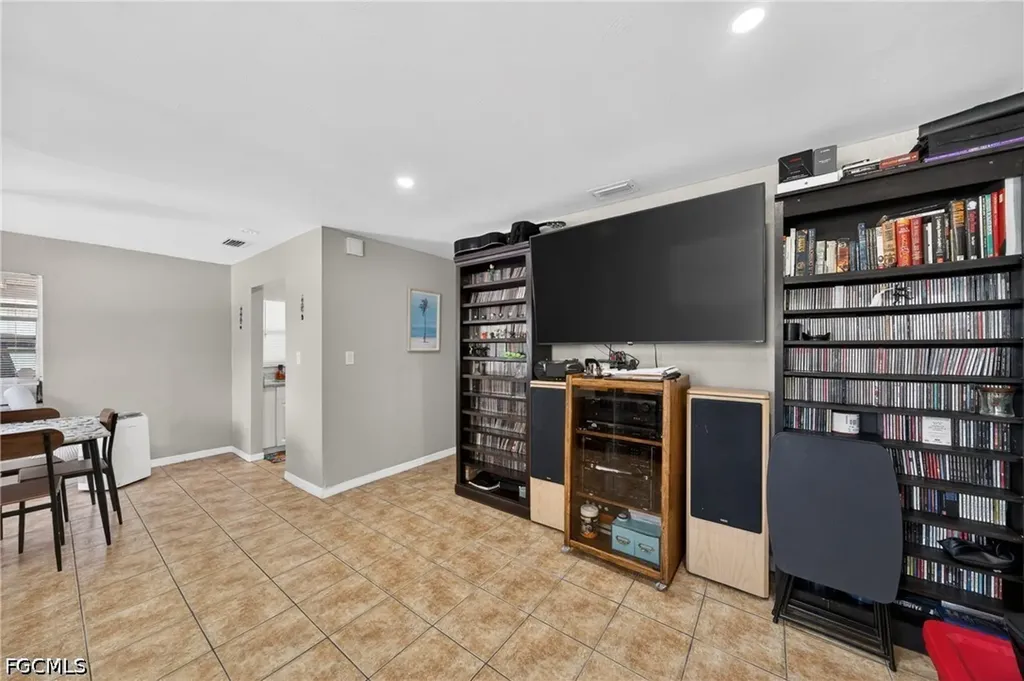 2992 Lafayette Street Fort Myers FL 33916