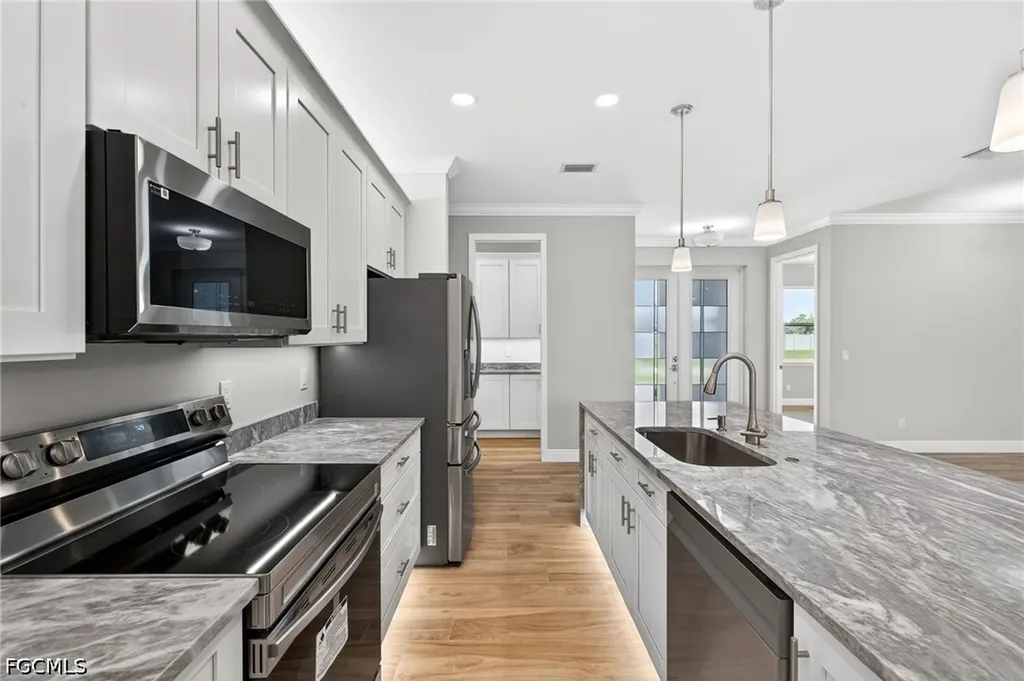 1912 NW 24th Terrace Cape Coral FL 33993