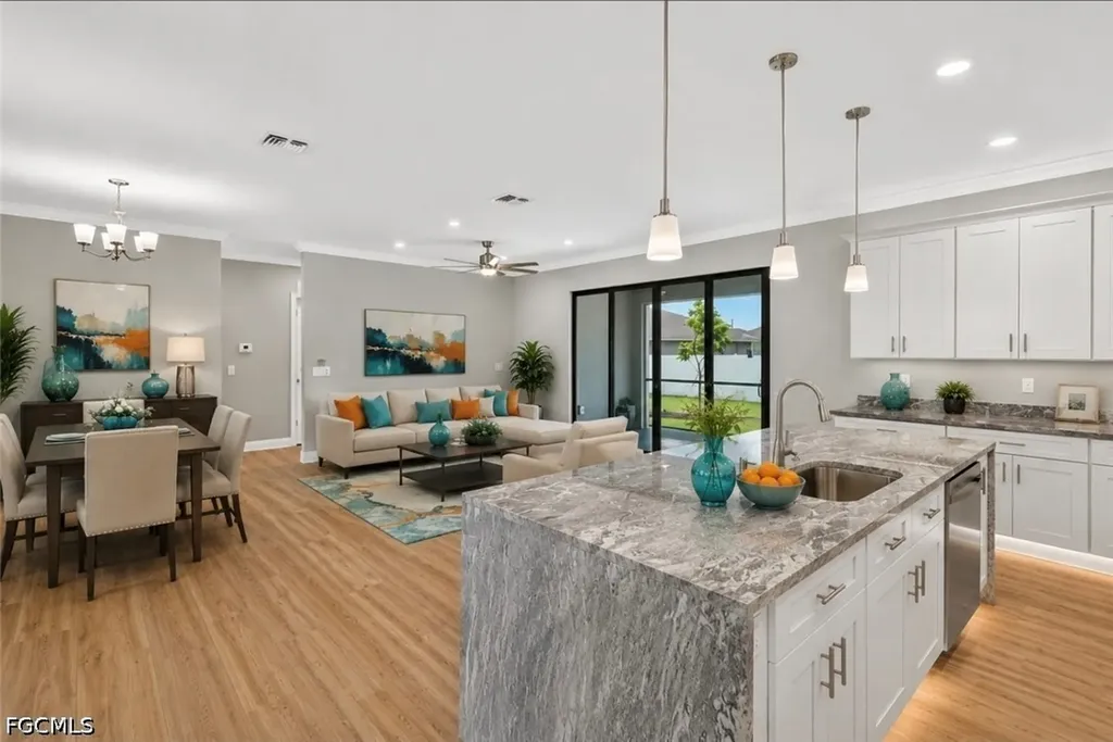 1912 NW 24th Terrace Cape Coral FL 33993