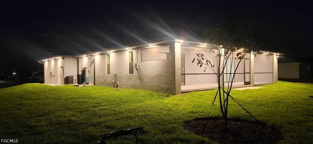 1912 NW 24th Terrace Cape Coral FL 33993