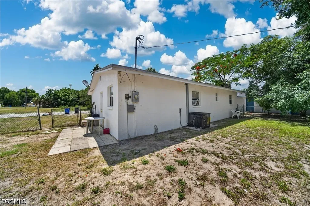 1904 Fountain Street Fort Myers FL 33916