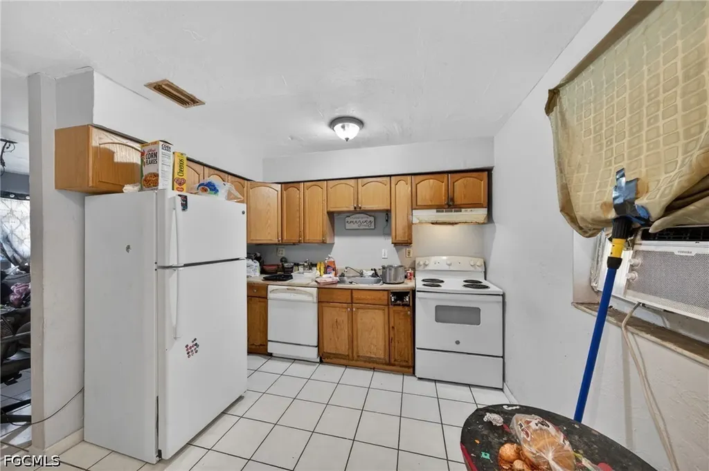 1904 Fountain Street Fort Myers FL 33916