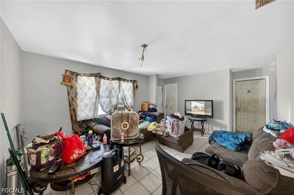 1904 Fountain Street Fort Myers FL 33916
