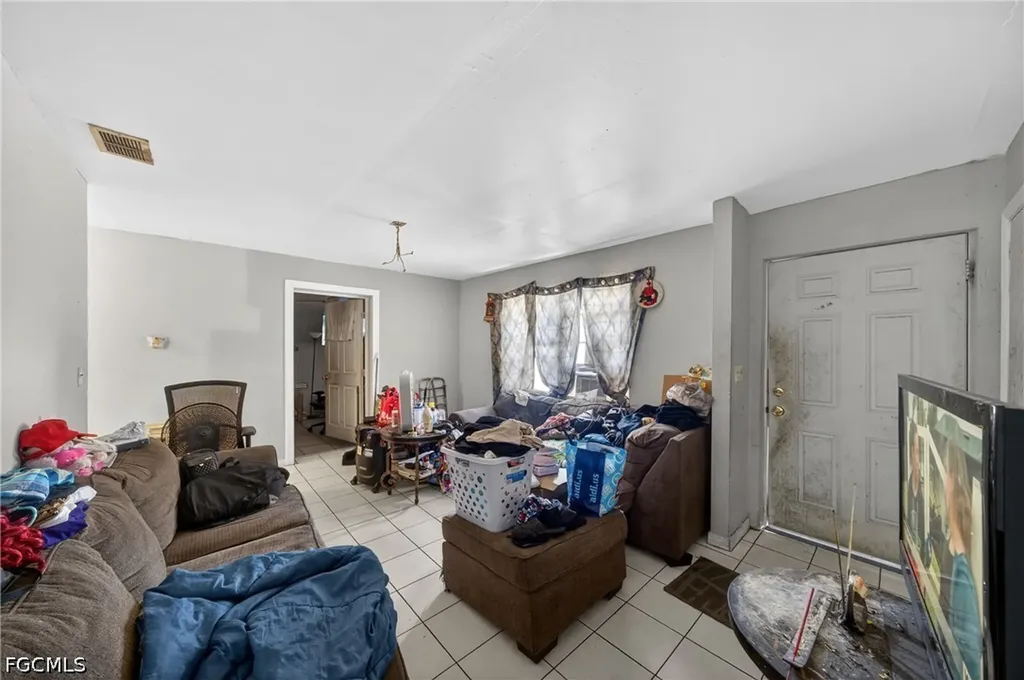 1904 Fountain Street Fort Myers FL 33916