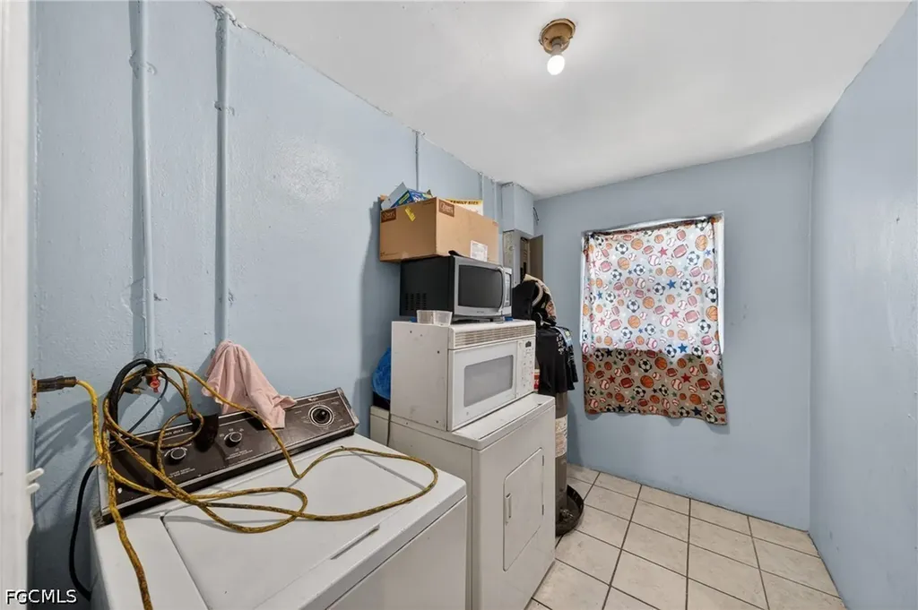 1904 Fountain Street Fort Myers FL 33916