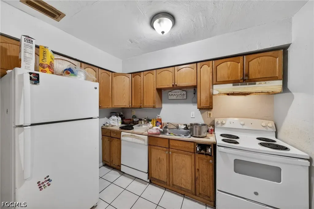 1904 Fountain Street Fort Myers FL 33916