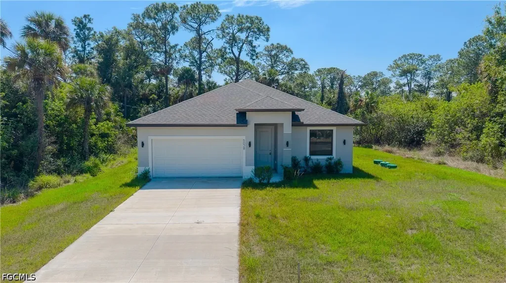 5028 W Tradewinds Circle Labelle FL 33935