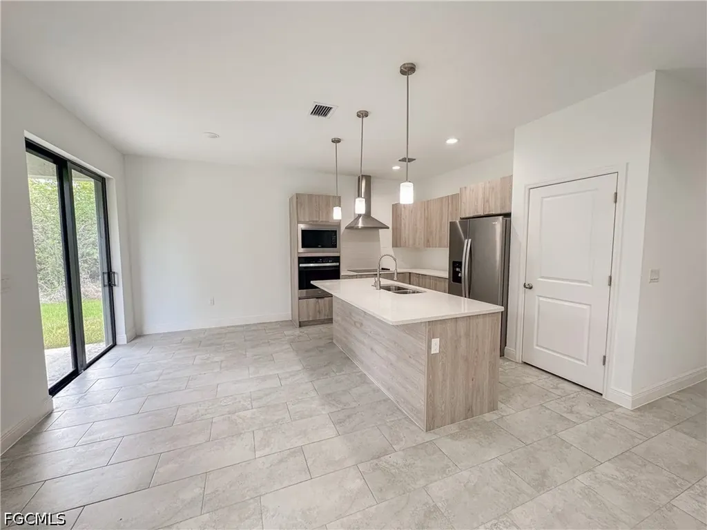 5028 W Tradewinds Circle Labelle FL 33935
