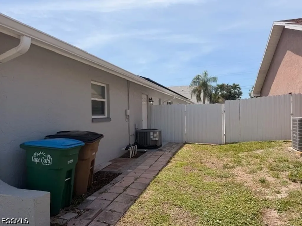 1154 SW 47th Terrace Cape Coral FL 33914