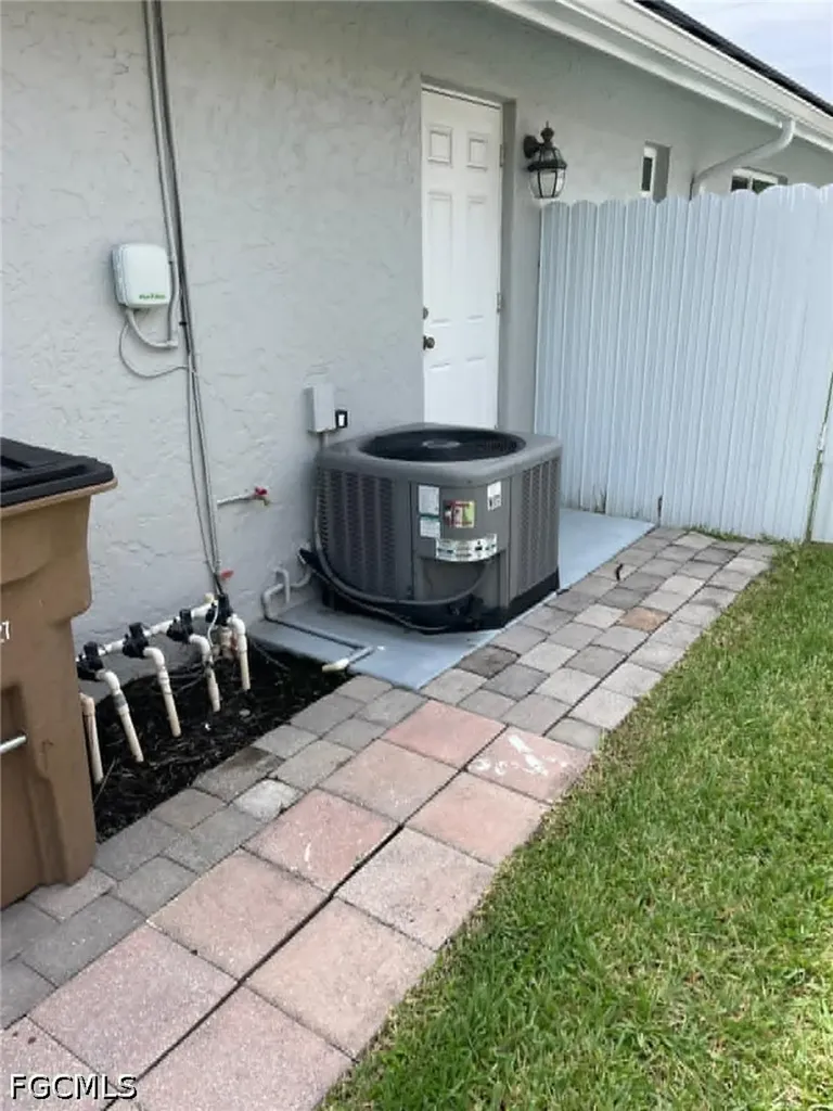 1154 SW 47th Terrace Cape Coral FL 33914