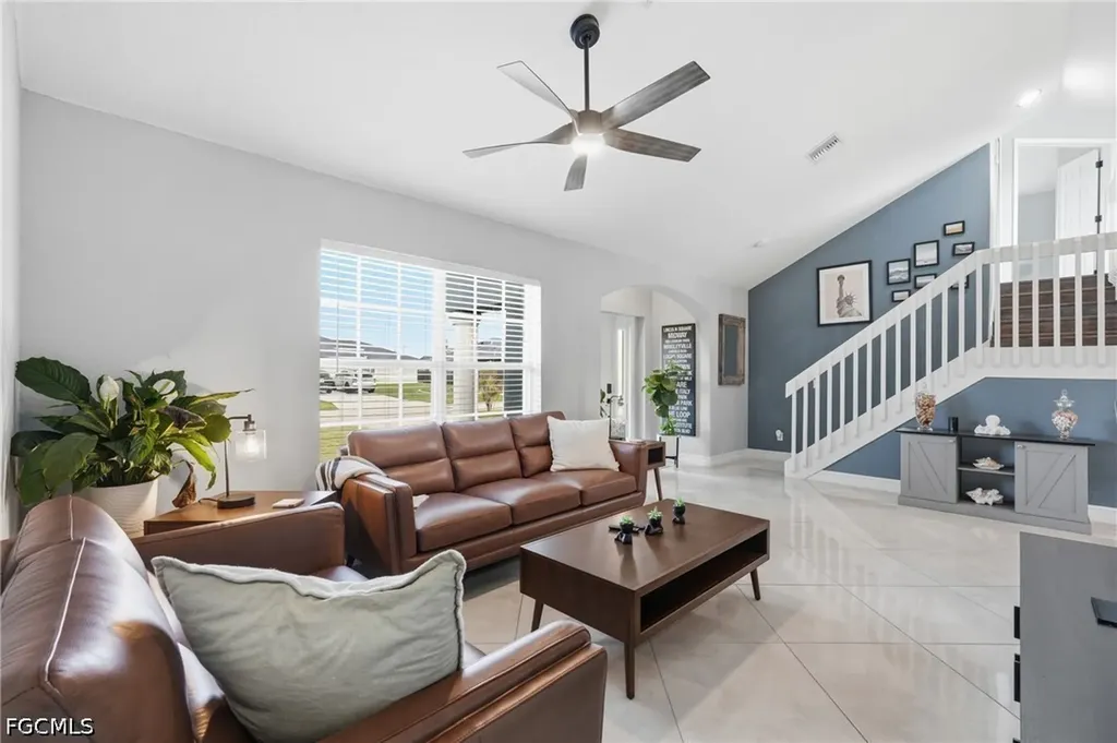 1405 SW 1st Place Cape Coral FL 33991