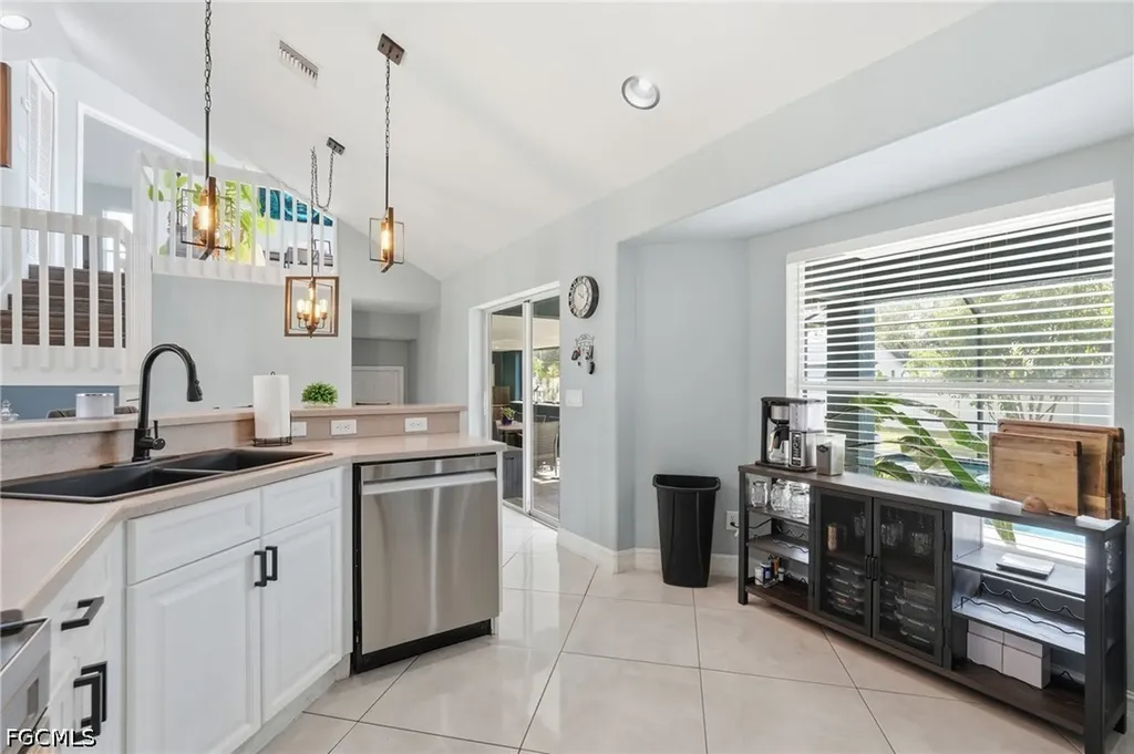 1405 SW 1st Place Cape Coral FL 33991