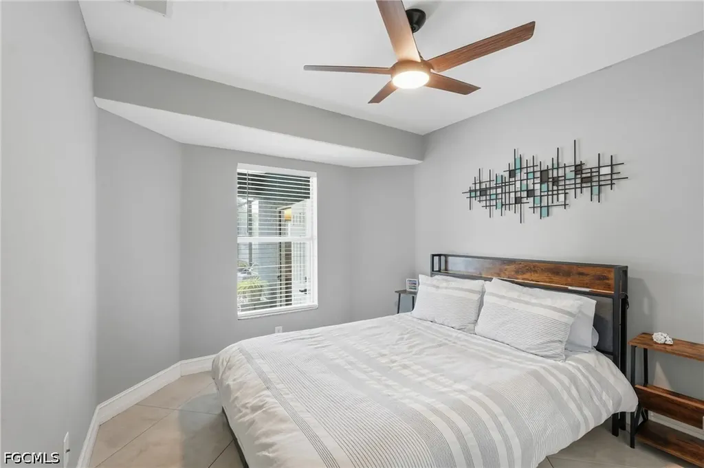 1405 SW 1st Place Cape Coral FL 33991