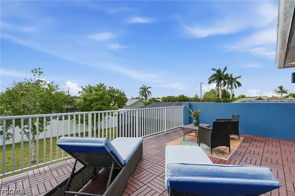 1405 SW 1st Place Cape Coral FL 33991