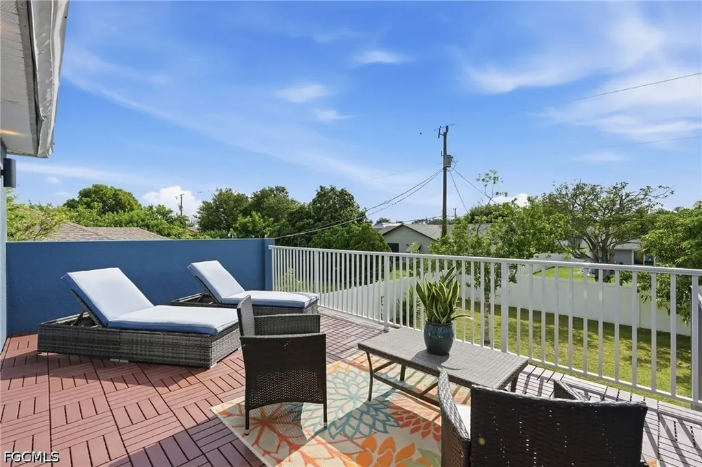 1405 SW 1st Place Cape Coral FL 33991