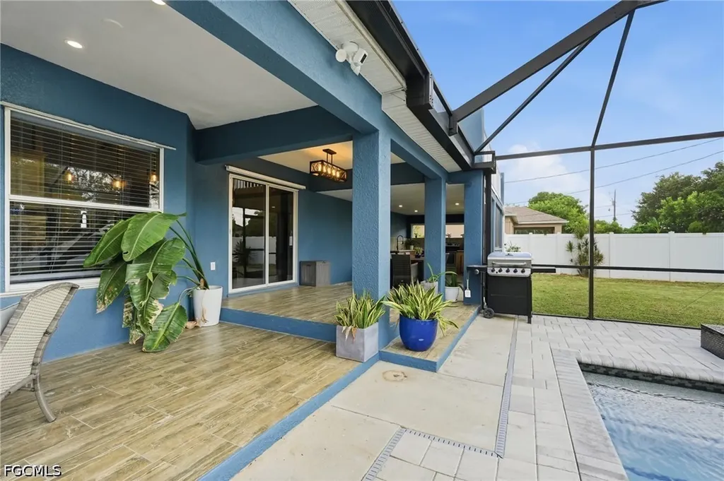 1405 SW 1st Place Cape Coral FL 33991