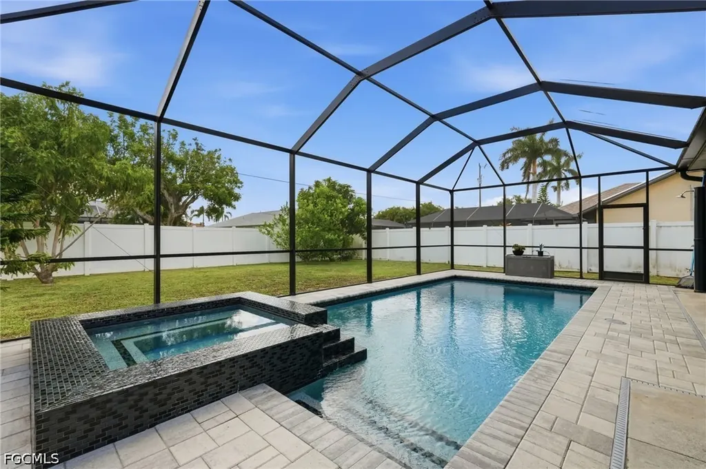 1405 SW 1st Place Cape Coral FL 33991