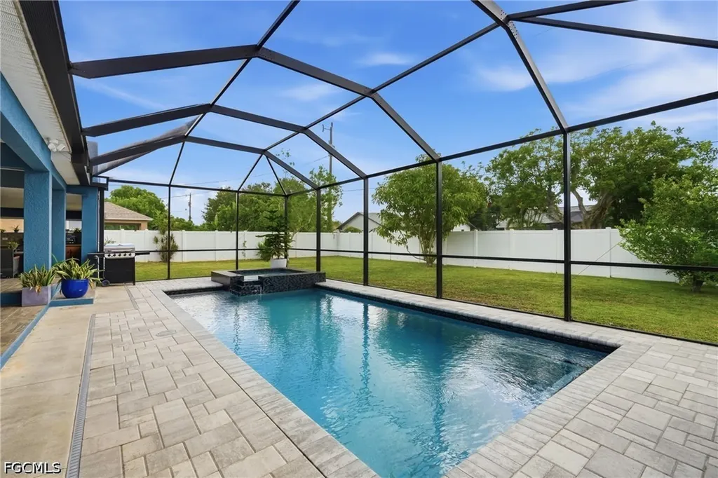1405 SW 1st Place Cape Coral FL 33991