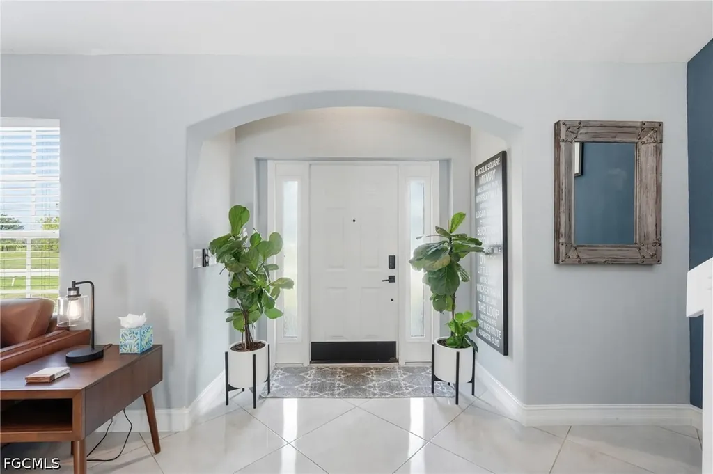 1405 SW 1st Place Cape Coral FL 33991