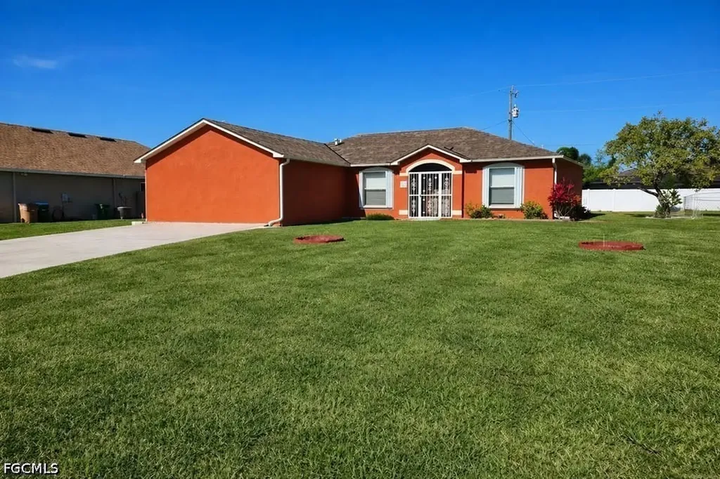 4126 SW 8th Place Cape Coral FL 33914
