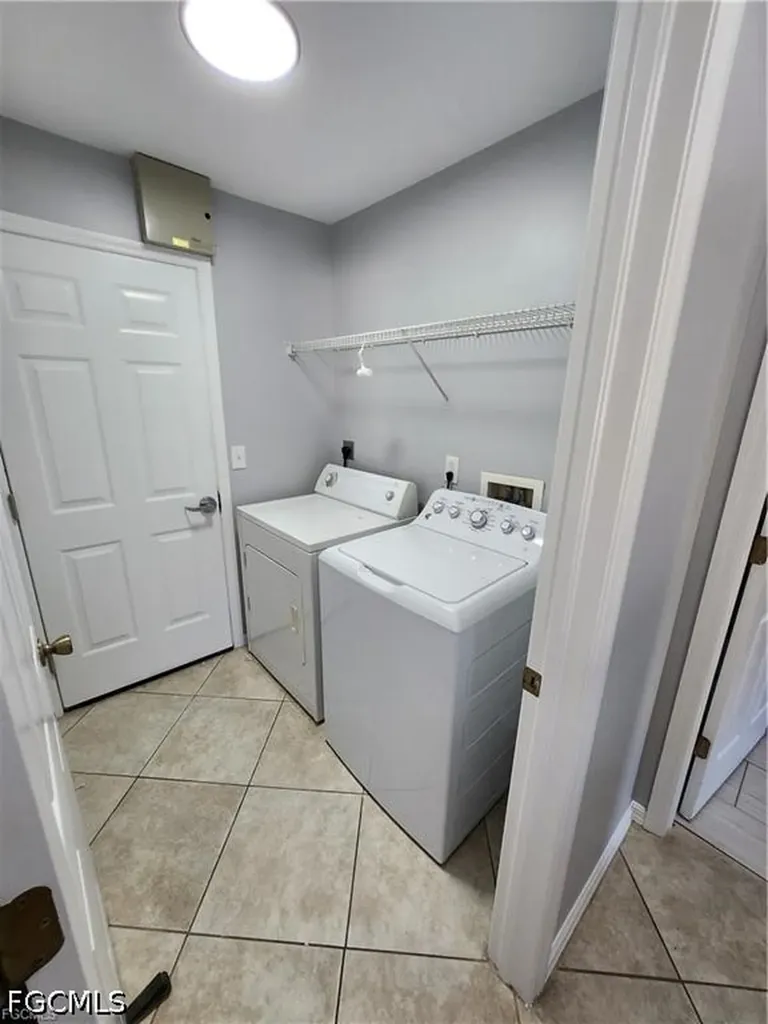 4126 SW 8th Place Cape Coral FL 33914